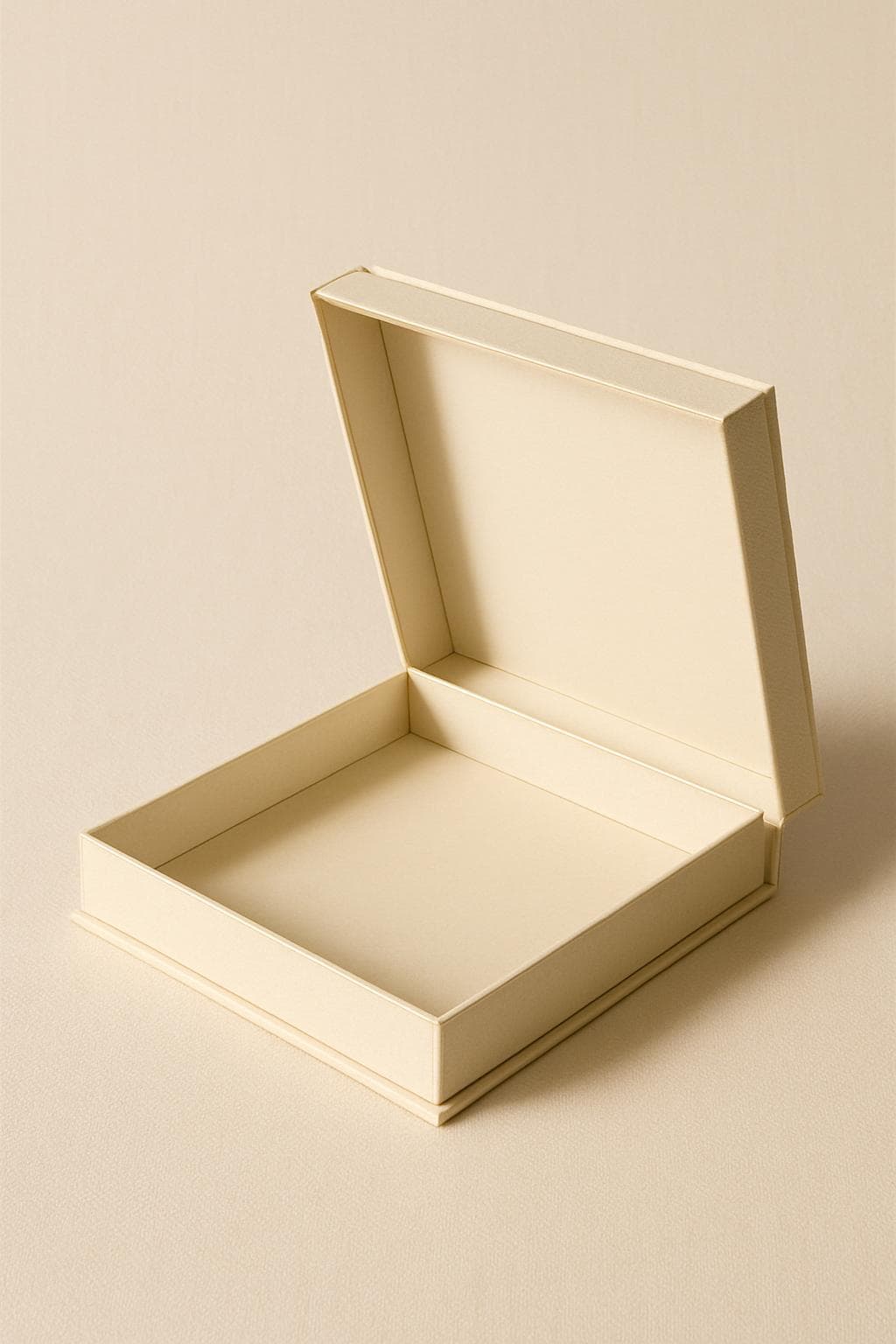 Book-style & clamshell